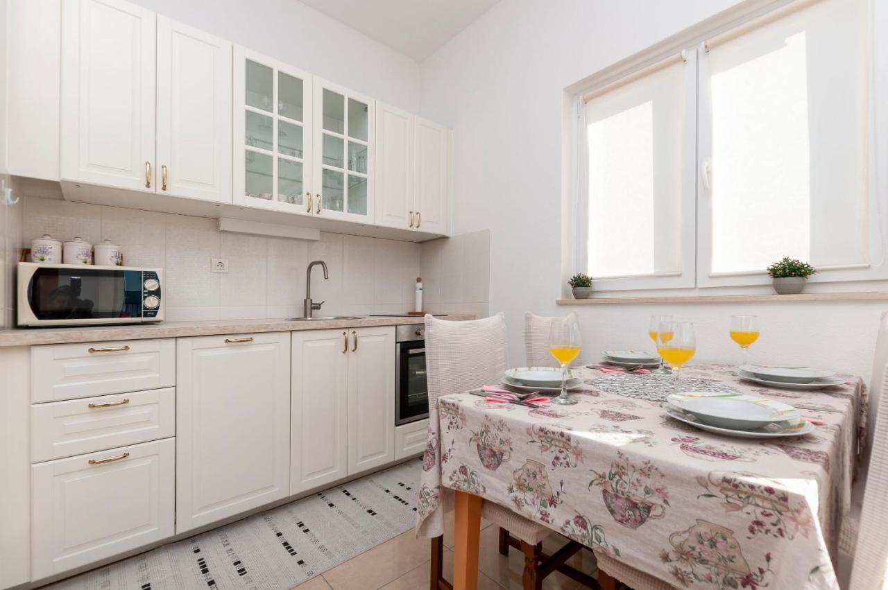 Apartments Jasna Omiš Εξωτερικό φωτογραφία